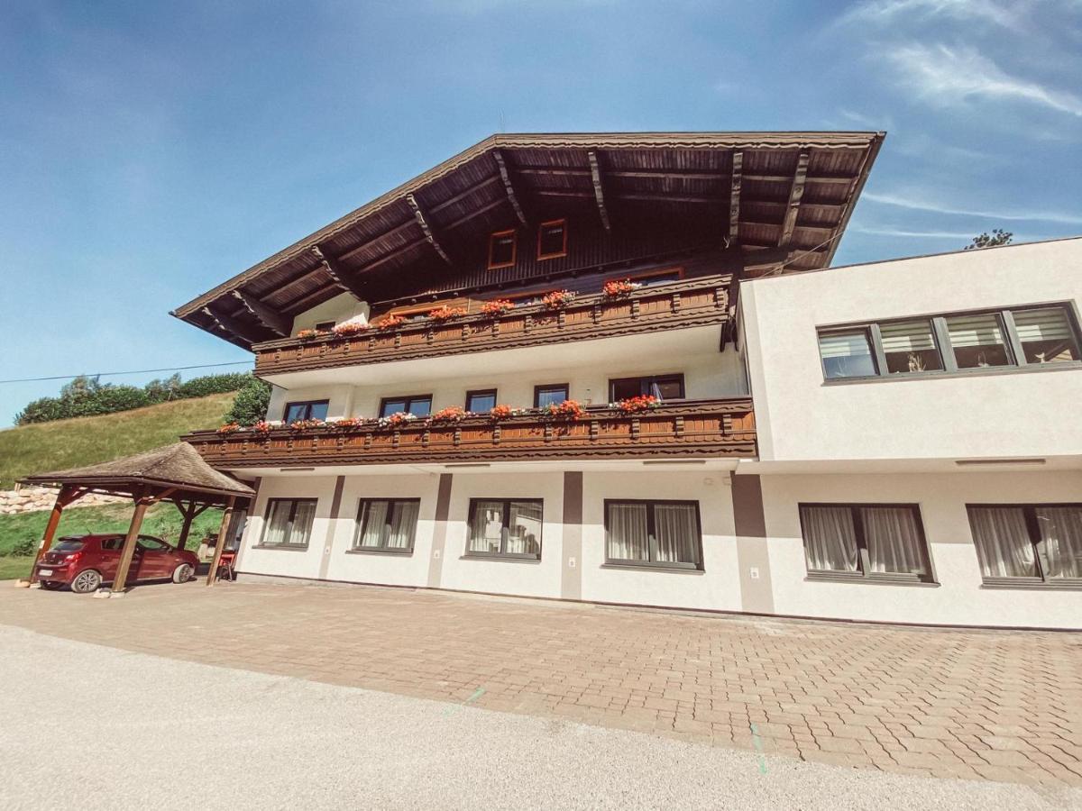 Fruehstueckspension Auer - Haus Kargl Шладминг Екстериор снимка
