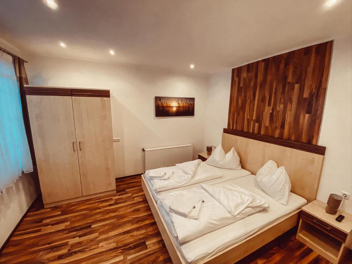 Fruehstueckspension Auer - Haus Kargl Шладминг Екстериор снимка